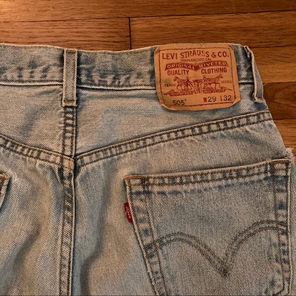 SOLD Vintage Levi Jeans - Picture 6 of 7